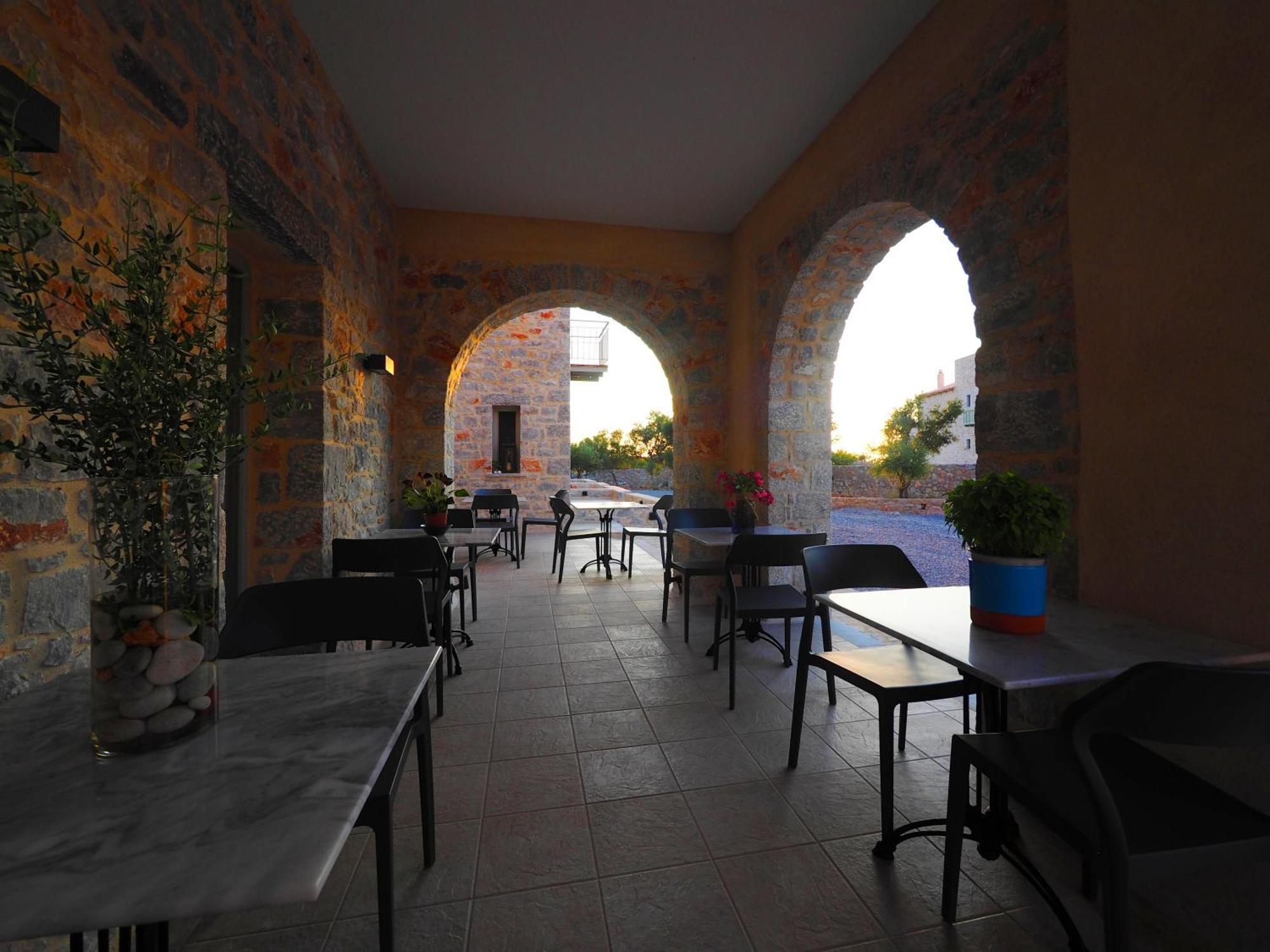Terra Di Pietra Exclusive Suites & Apartments Areópoli Extérieur photo