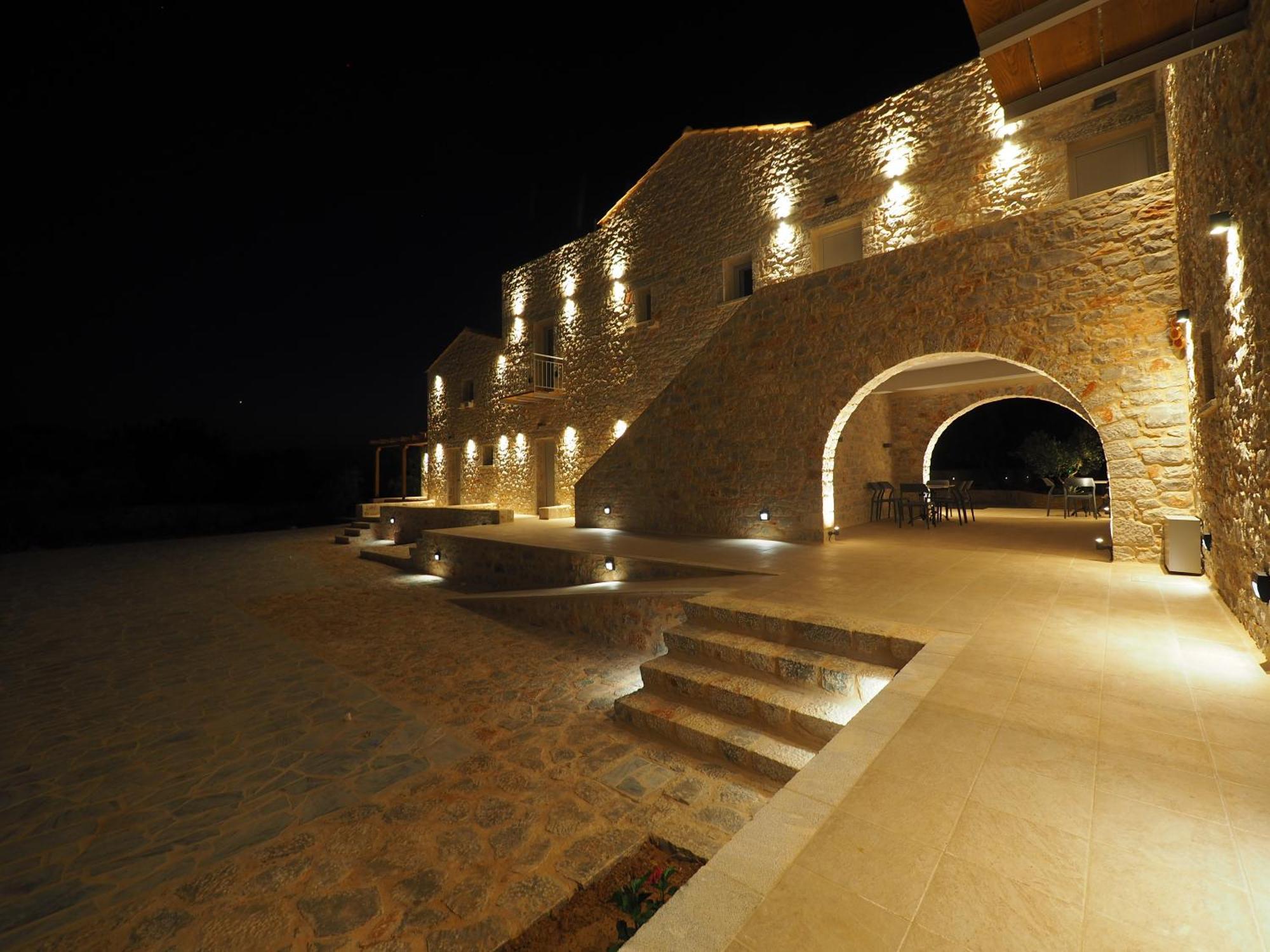 Terra Di Pietra Exclusive Suites & Apartments Areópoli Extérieur photo